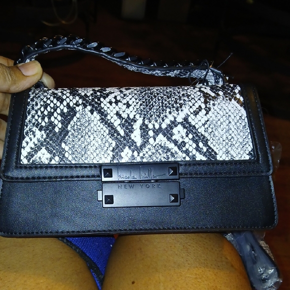 Nicole Miller Black and White Snake Print Clutch - Picture 1 of 10